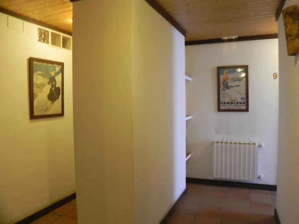 Hostal Yeti Serra Nevada 0*,