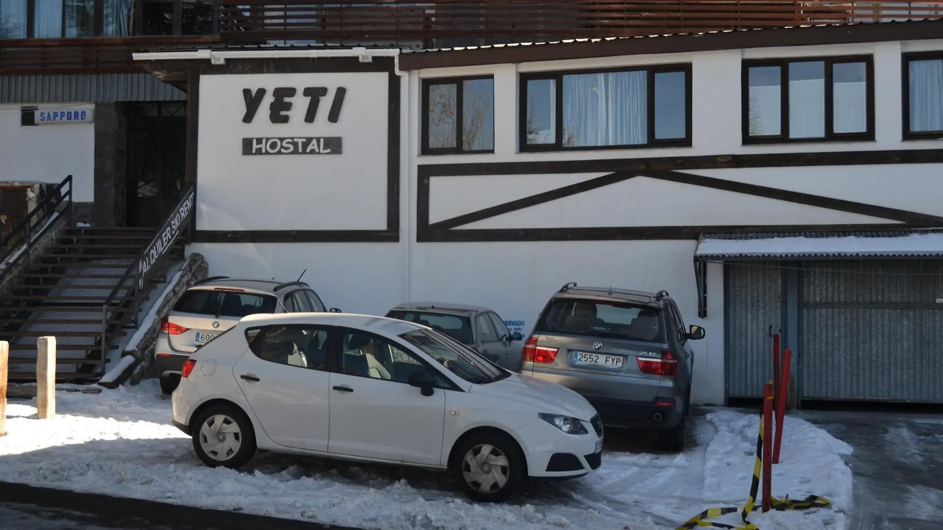 Hostal Yeti Sierra Nevada Guest house