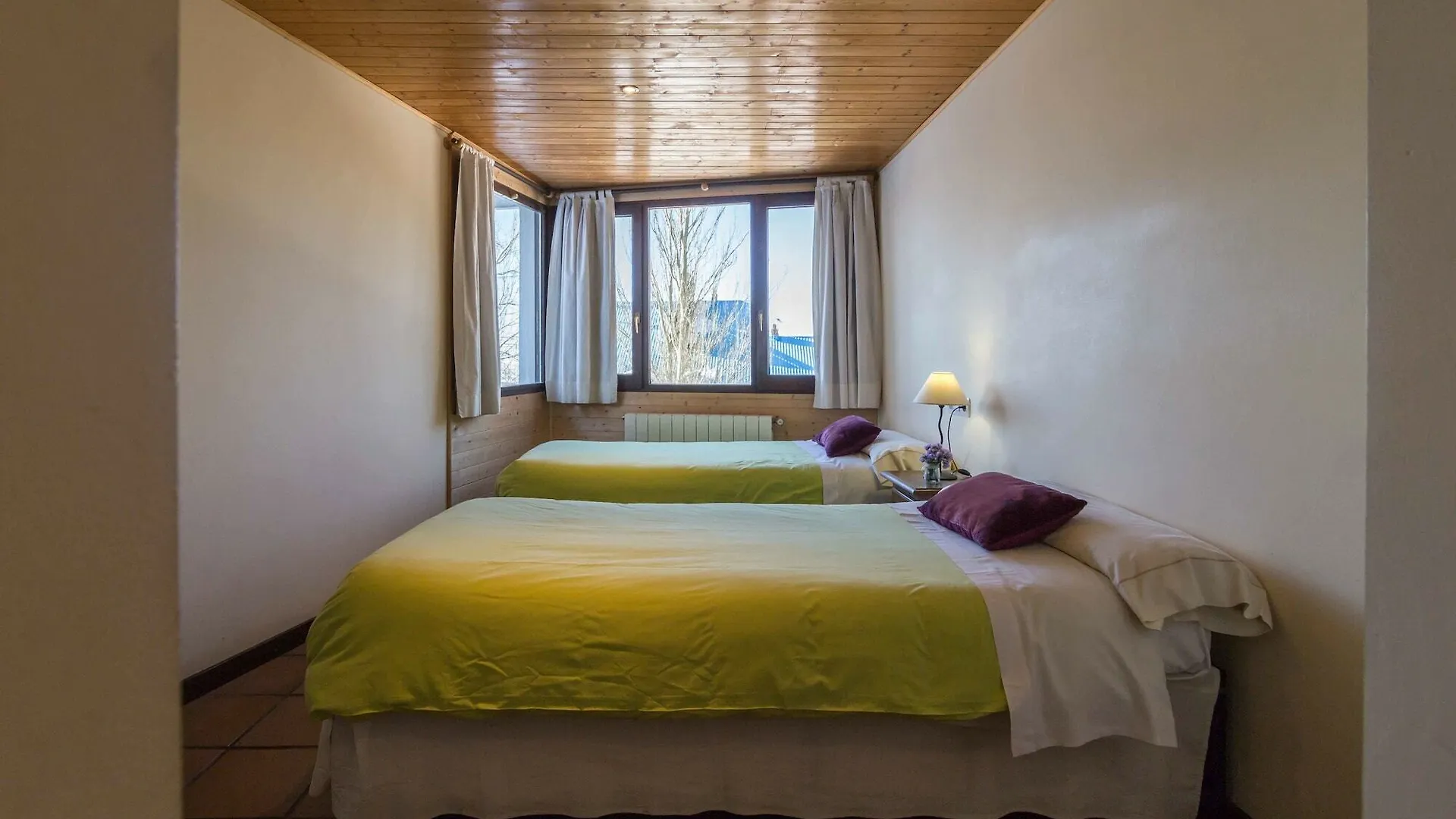 Guest house Hostal Yeti Sierra Nevada